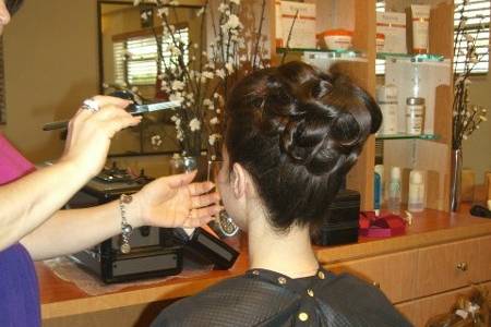 Elegant Bridal Hairstyle by Mimi (side view).
