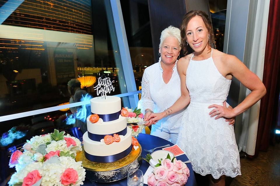 Cake Cutting @Maggianos