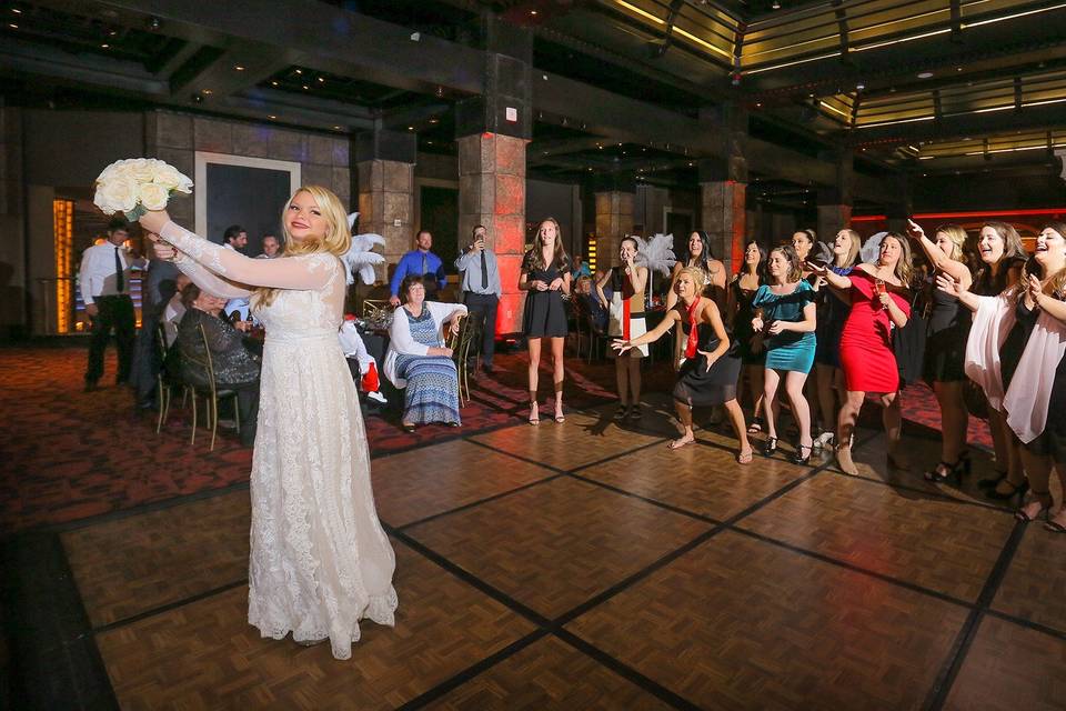 Bouquet Toss @PlanetHollywood