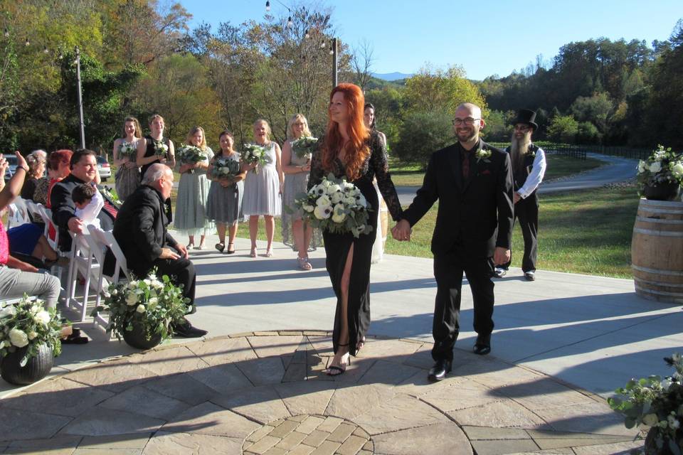 Halloween wedding ceremonies