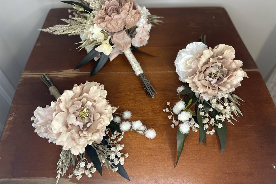 Small and two Mini Bouquets