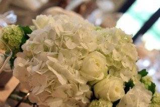 Floral table centerpiece