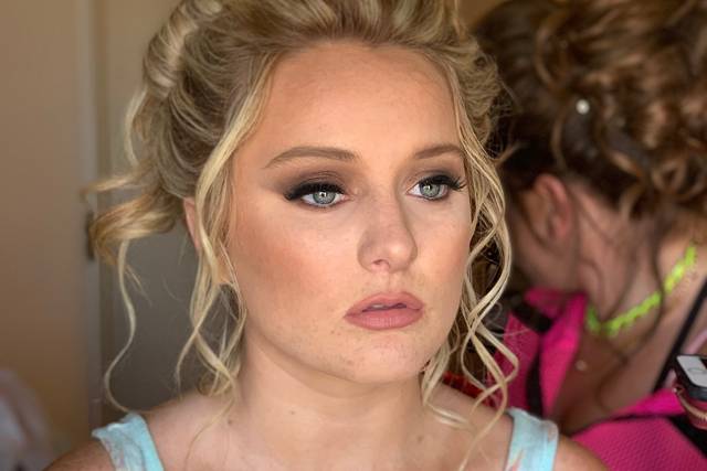 Curls and makeup