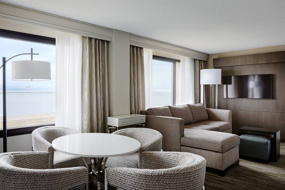 Parlor suites offer additional space for gathering, getting ready or relaxing.