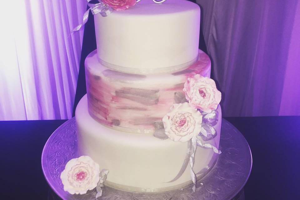 Round multi-tiered cake