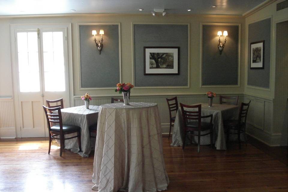 Round table with centerpiece