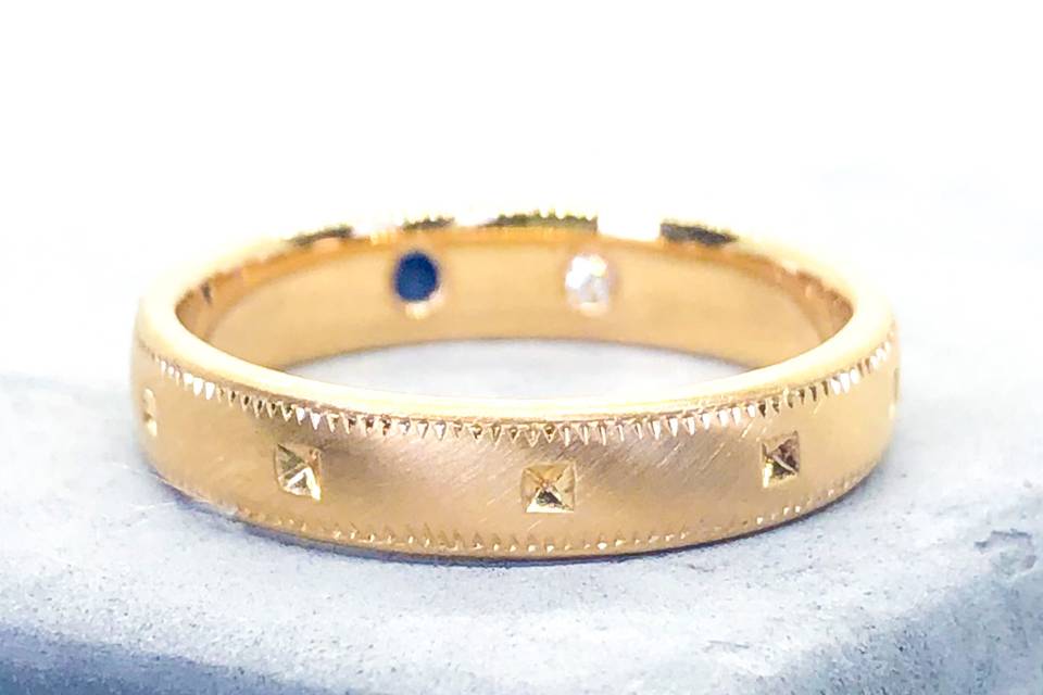 Classic Gold Band with Inlay