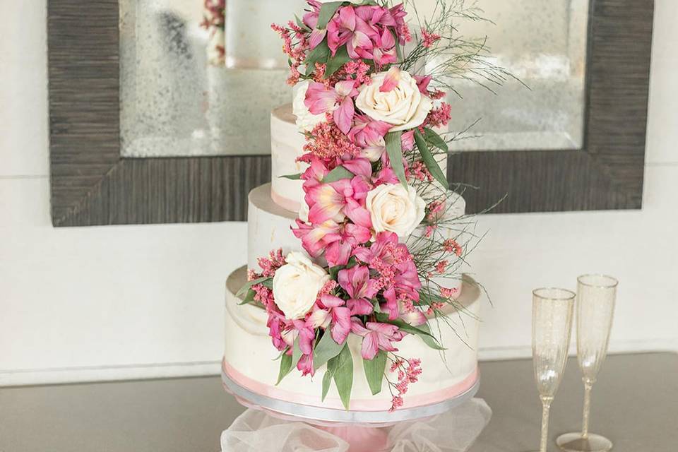 Marbled cake with floral