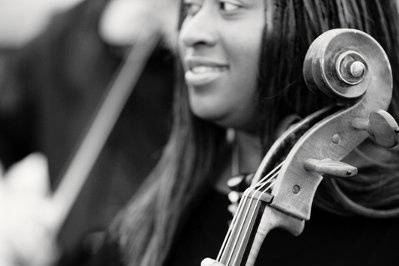 Cellist
Copyright 2009 Divisi Strings