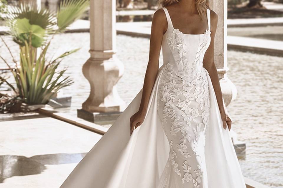 Convertible wedding dresses