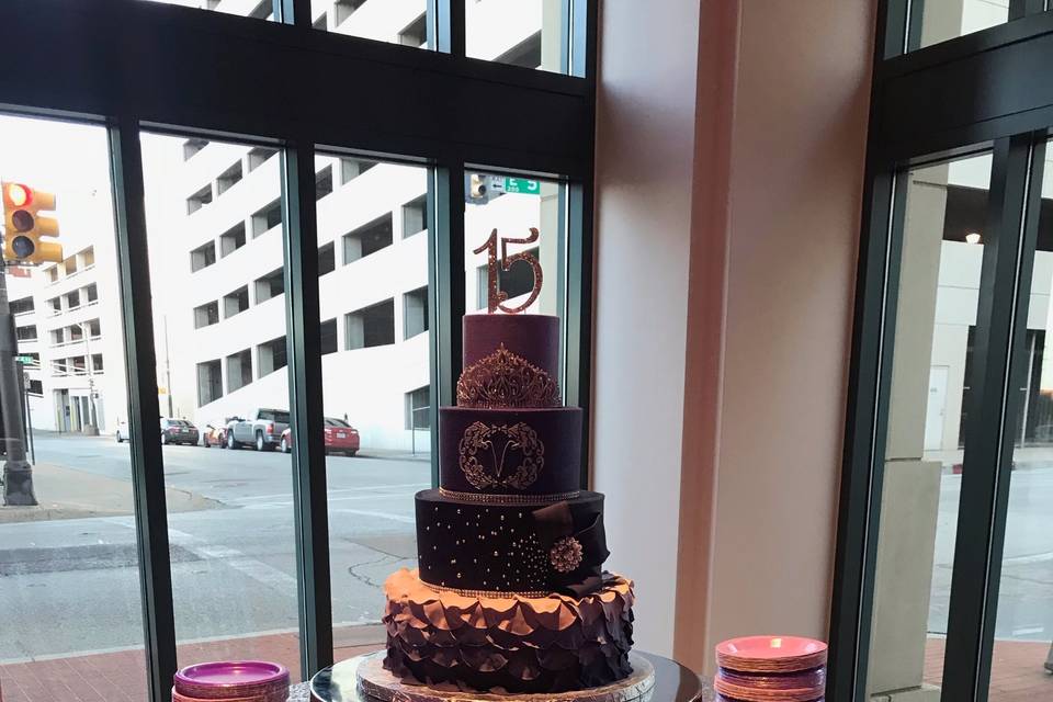 Glamorous cake display