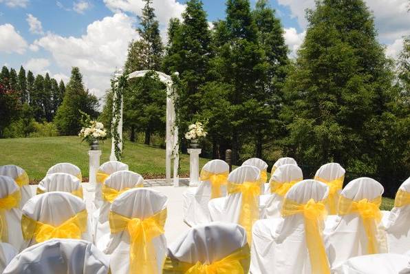 Our beautiful Preserve Patio can be used for outdoor ceremony's or for a pre-reception cocktail hour.
