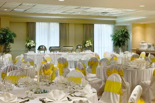 Our spacious Preserve Ballroom can accommodate up to 150 guests.