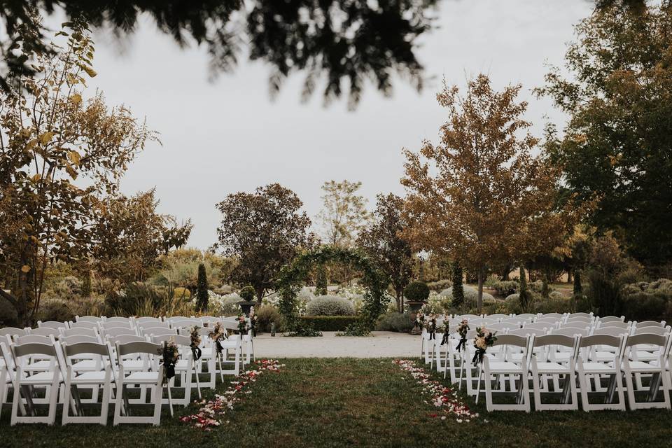 Sunken garden ceremony setup