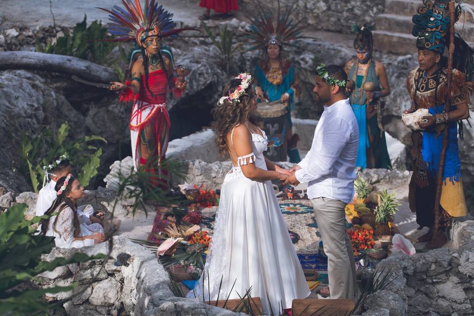 traditional mayan wedding dress