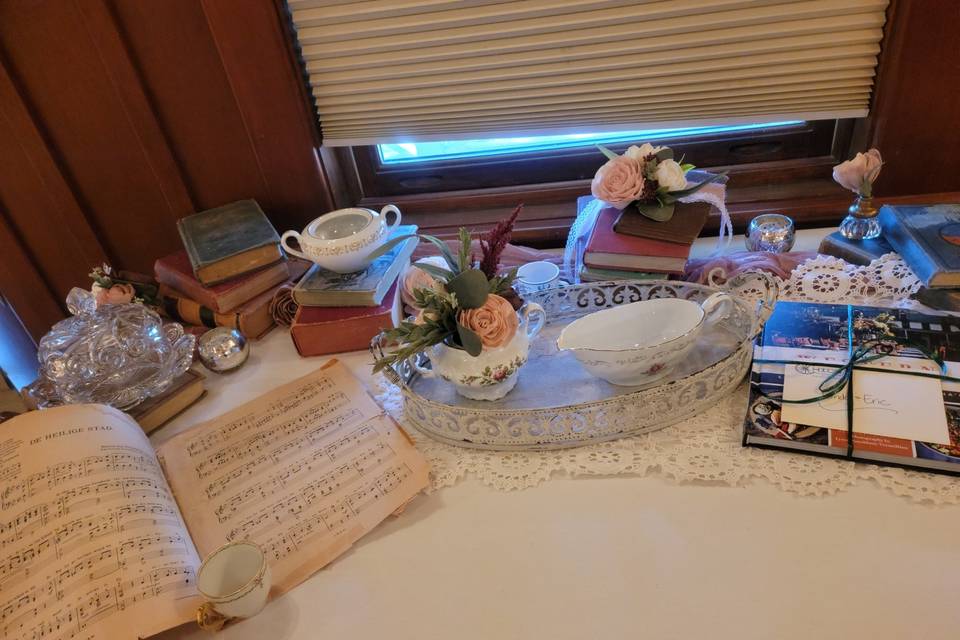 Card/gift table