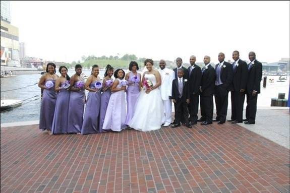 The couple with the bridesmaids and groomsmen