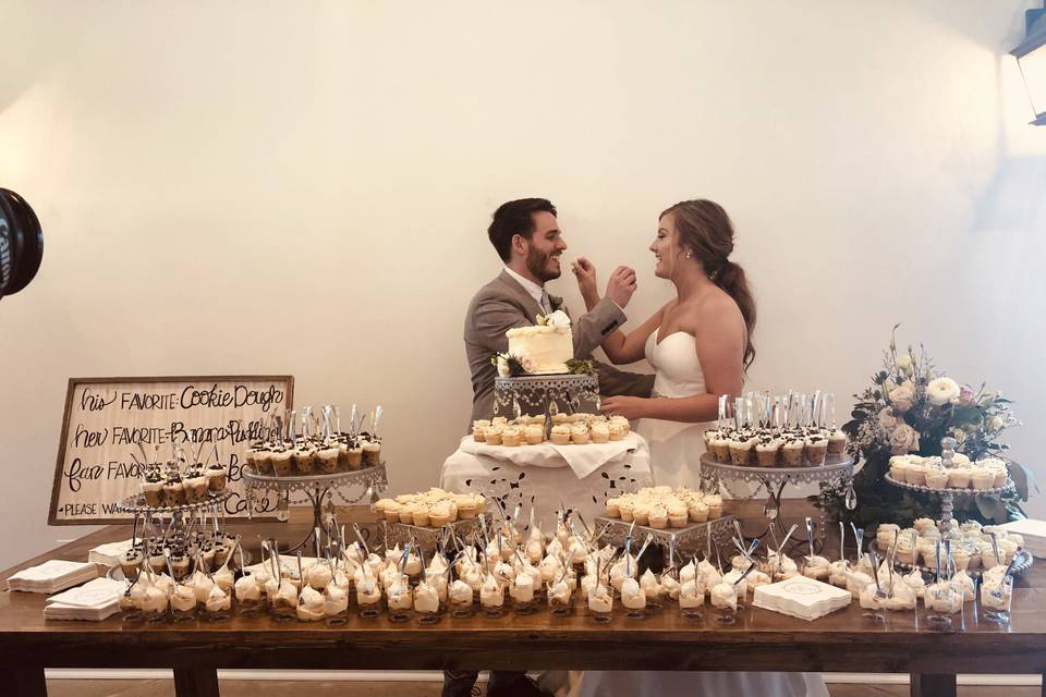 Baby bun and cookie dough bar