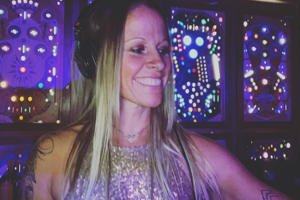 DJ Mandy Mac