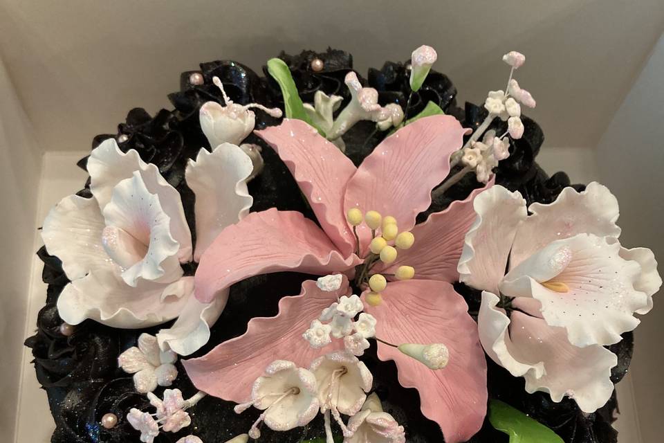 Chocolate Cake w Sugar Flowers
