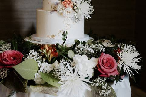 Cake table floral garland