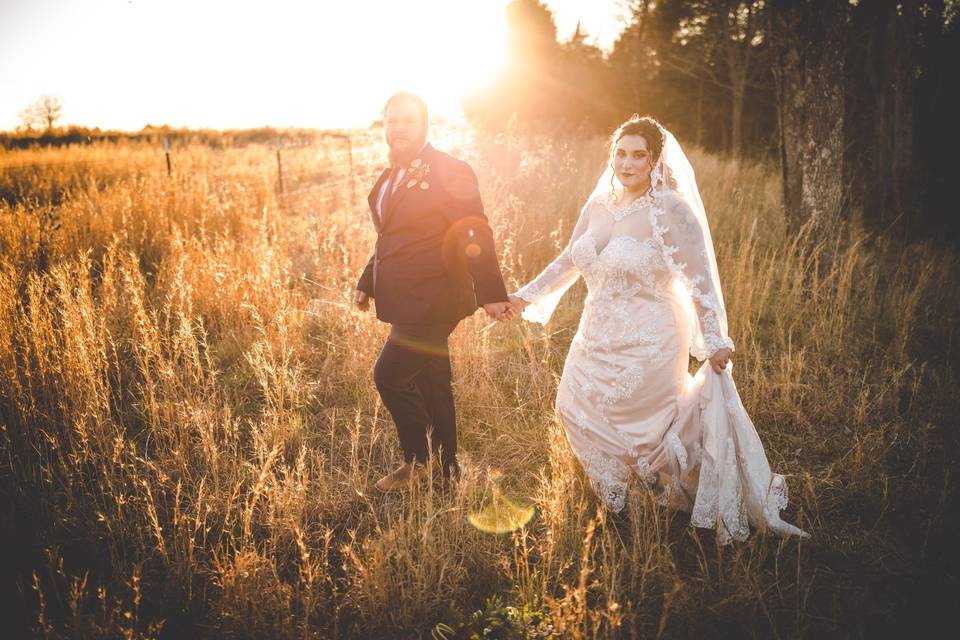 Golden hour for a golden couple - Yellow Horse Photography