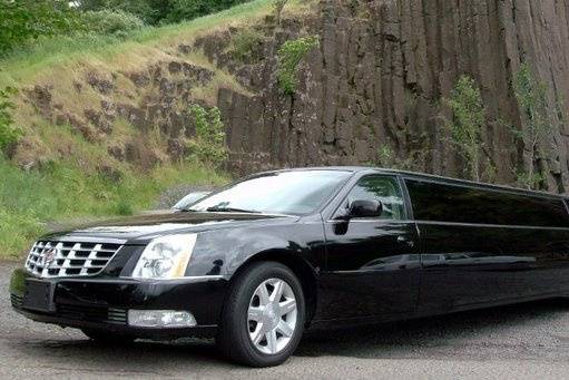 10 passenger Cadillac DTS limousine