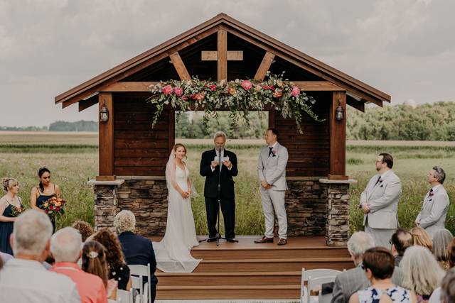 Outdoor Ceremony - Floral