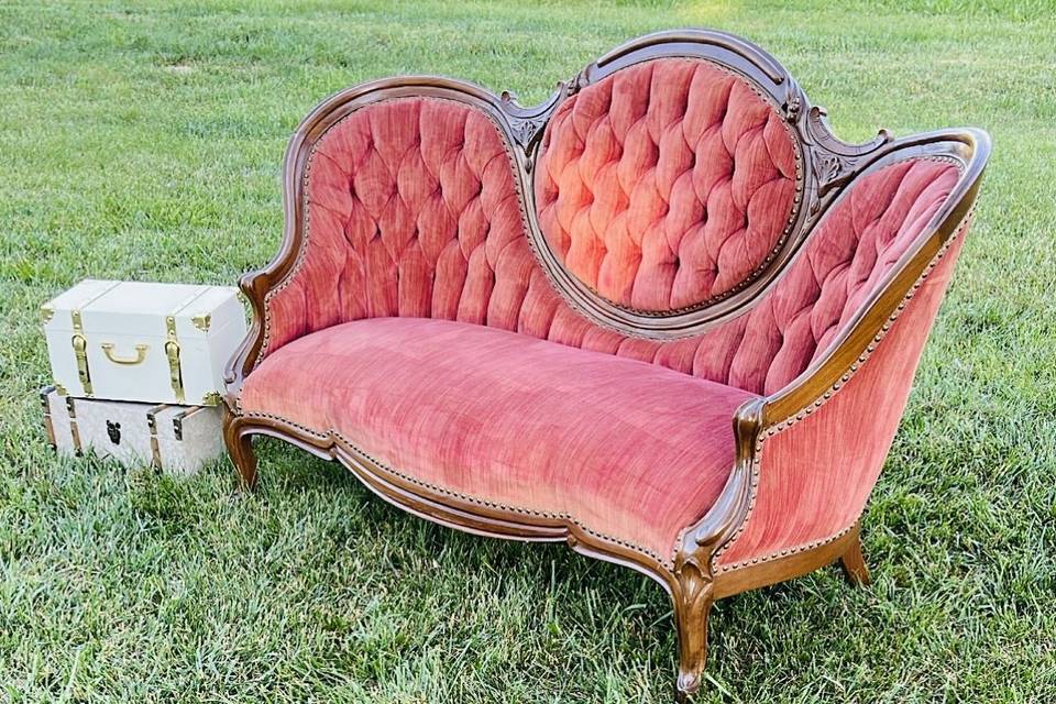 The plum settee