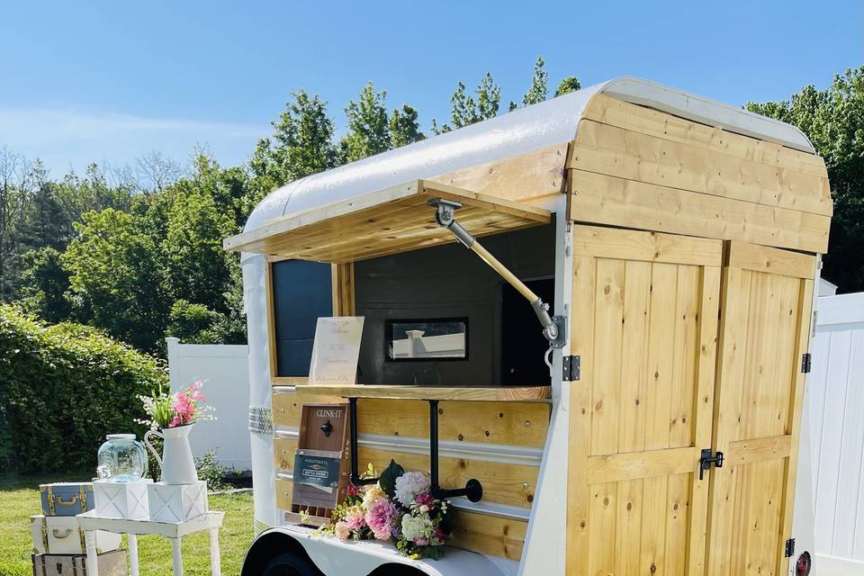 Renaissance rental mobile bar