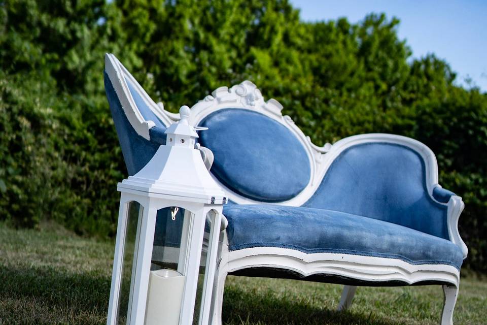 The tabatha blue settee