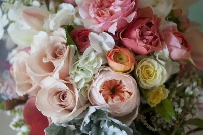 Fresh Cut & Wrap Handtied Bouquet – Emily Herzig Floral Studio