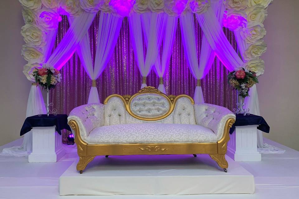 Ivory elegance love seat