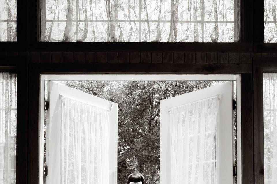 Bride opening the doors