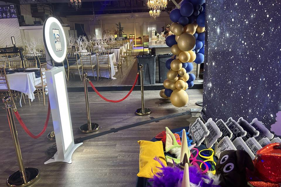 Glamour Kiosk Booth