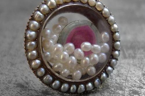 Antique brooch with freshwater pearls & tourmaline