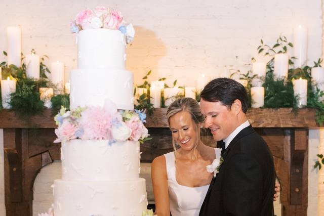 Cutting Cake