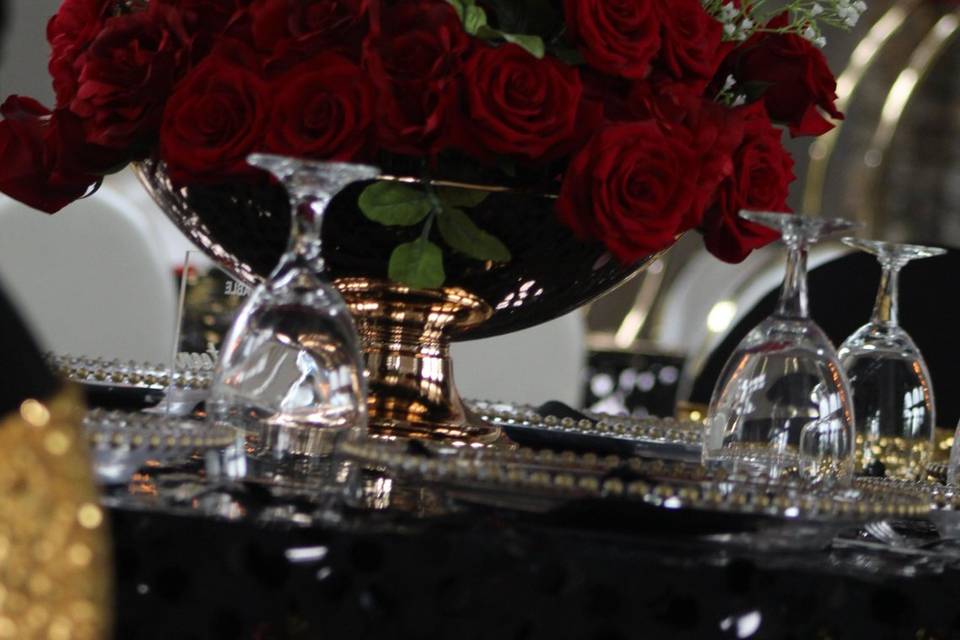 Low elegant rose centerpiece