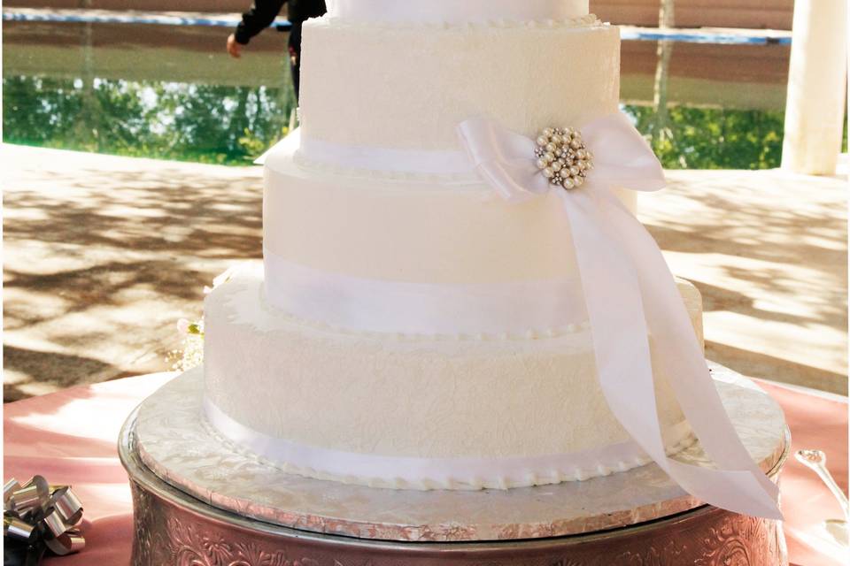 Genesis Decorations And Cakes Wedding Cake Albuquerque Nm Weddingwire