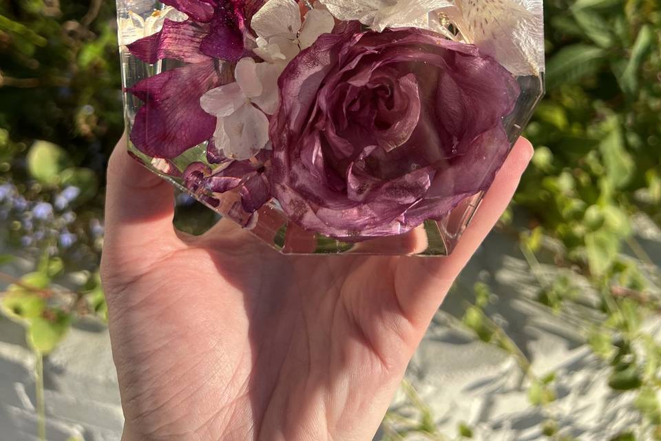 5 inch gem with dried flowers