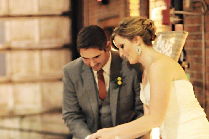 Cake cutting - {photo credit - never forget photography}