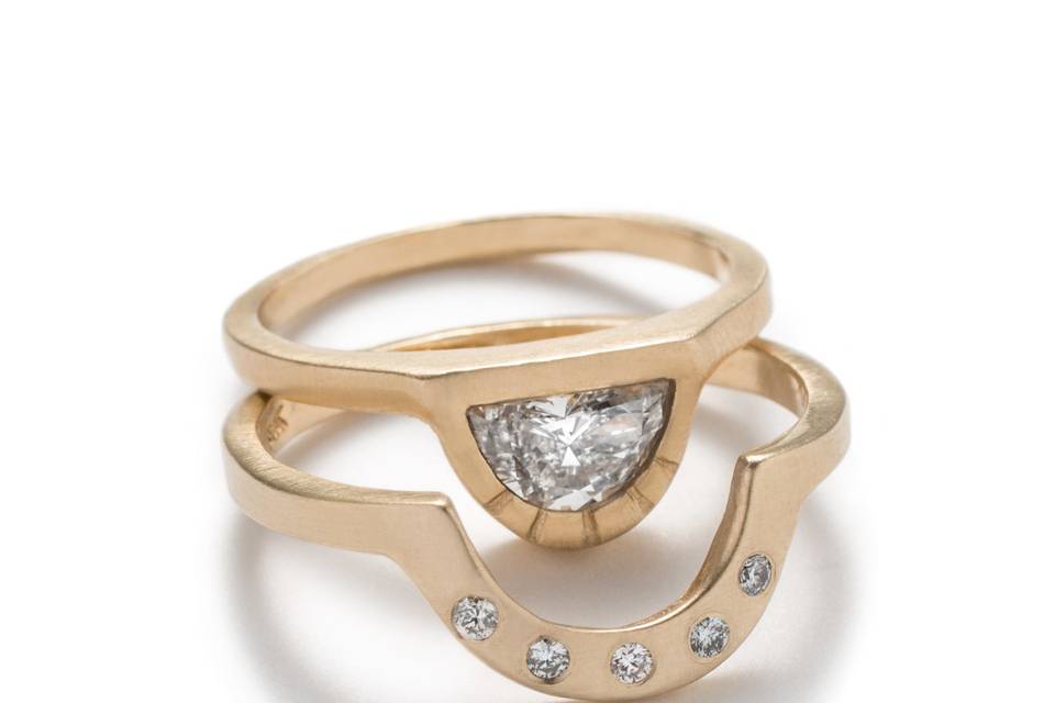 Half-moon diamond Omnia Ring