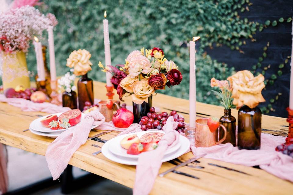 Wood table arrangement - Emily Catherine Photography