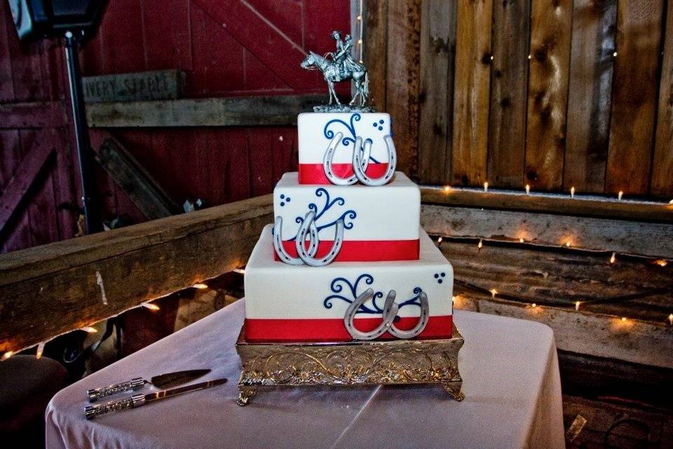 Cloverleaf Ranch Wedding Cake. 14