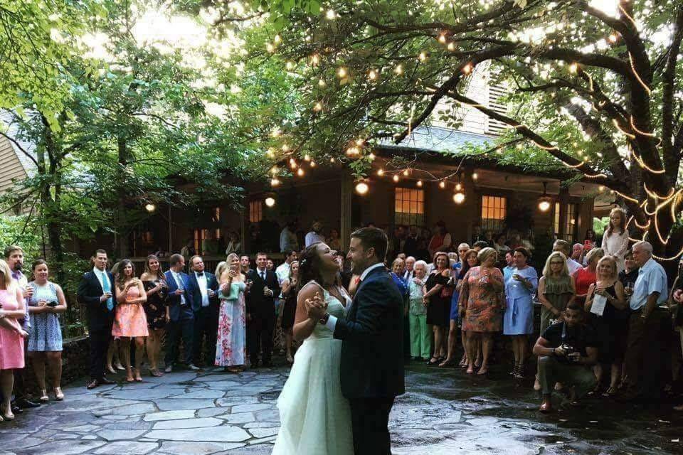 An outdoor first dance