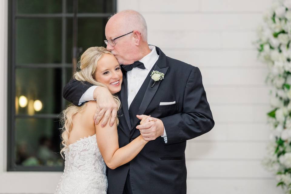 Father/daughter dance