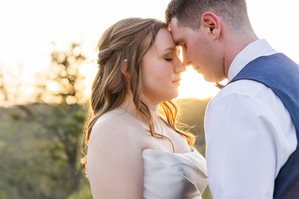 Newlyweds golden hour