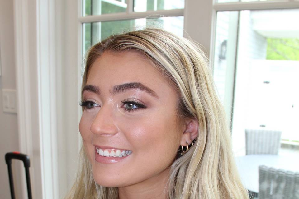 Soft glam with shimmer eyes