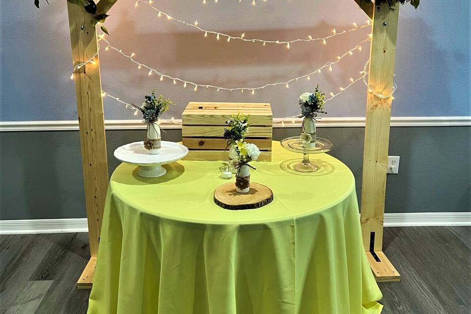 Engagement cake table