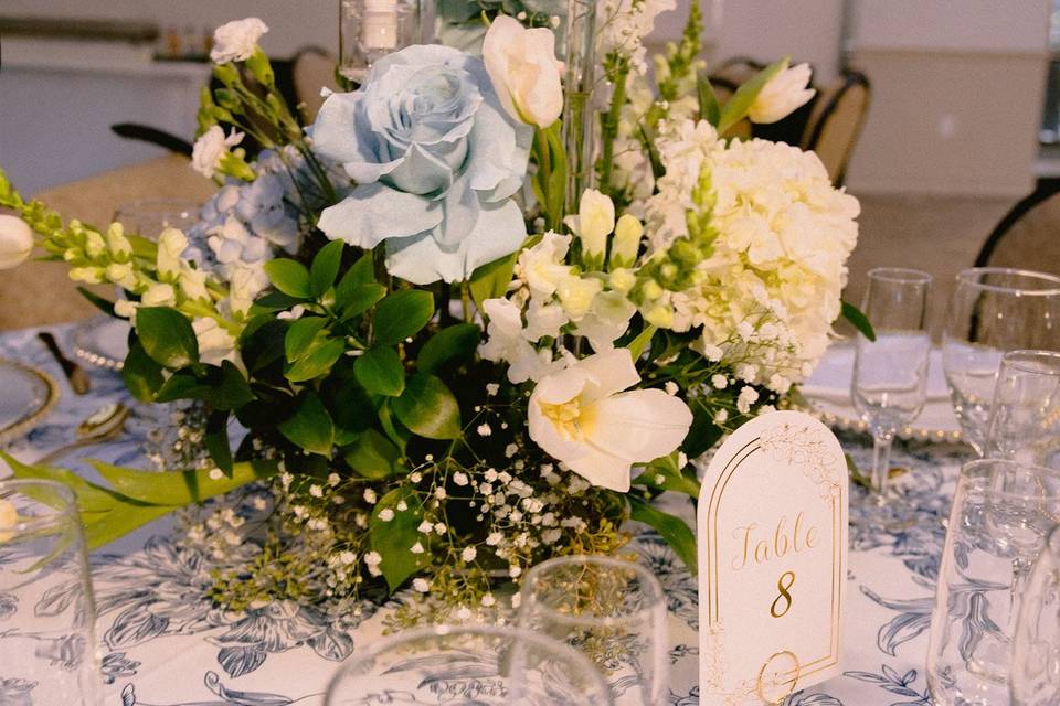 Detailed centerpiece
